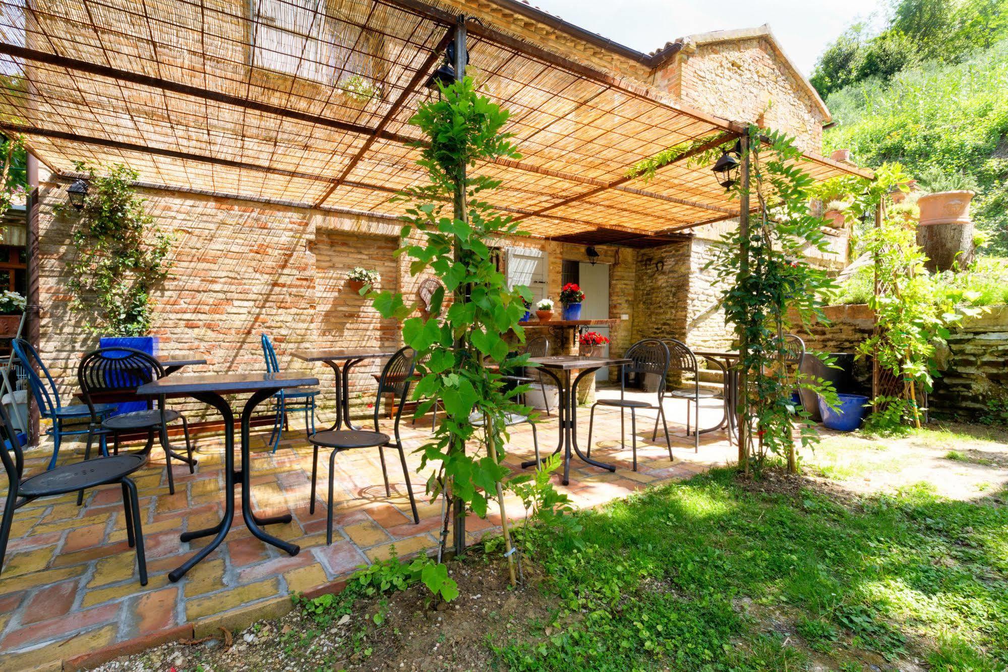 B&B La Residenza Del Poeta Montesicuro Экстерьер фото